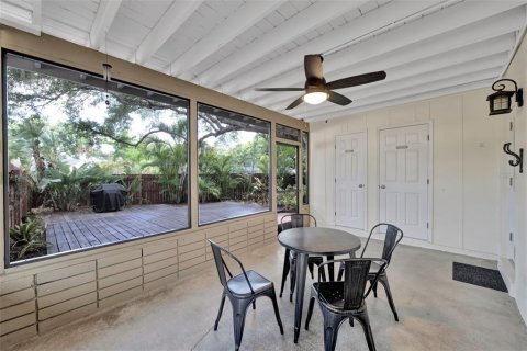 House in Sarasota, Florida 3 bedrooms, 104.61 sq.m. № 2239698 - photo 13