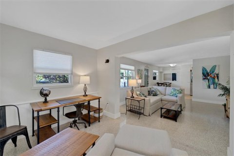 House in Sarasota, Florida 3 bedrooms, 104.61 sq.m. № 2239698 - photo 28