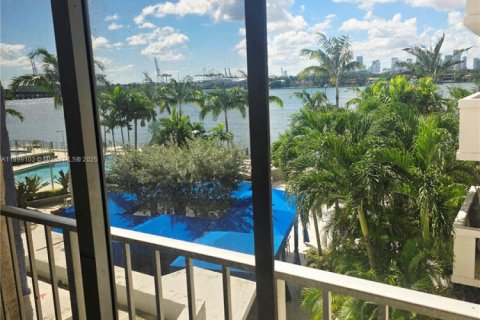 Condo in Miami Beach, Florida  № 1953679 - photo 7