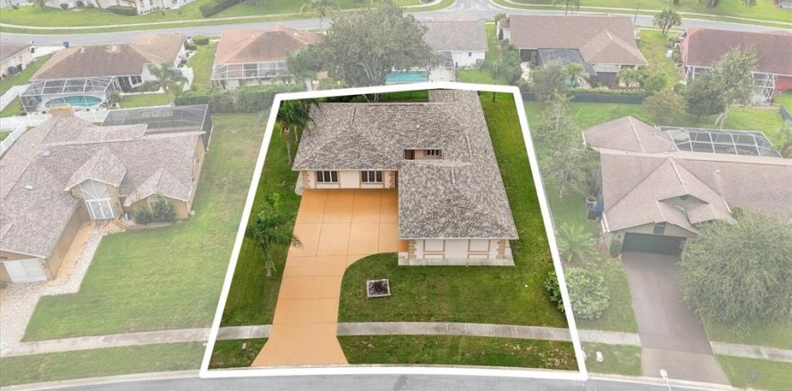 Casa en Spring Hill, Florida 3 dormitorios, 233.56 m2 № 2387706