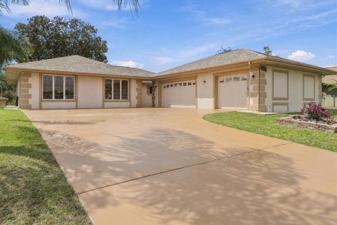 Casa en venta en Spring Hill, Florida, 3 dormitorios, 233.56 m2 № 2387706 - foto 3