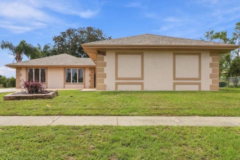 Casa en venta en Spring Hill, Florida, 3 dormitorios, 233.56 m2 № 2387706 - foto 2