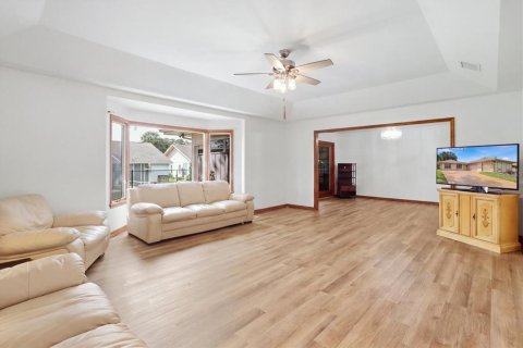 Casa en venta en Spring Hill, Florida, 3 dormitorios, 233.56 m2 № 2387706 - foto 9
