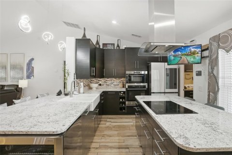Villa ou maison à vendre à Orlando, Floride: 4 chambres, 191.66 m2 № 2237412 - photo 17
