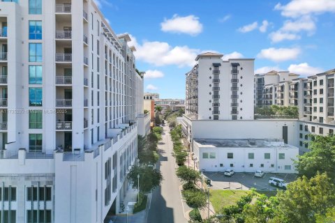 Commercial property in Coral Gables, Florida № 2077093 - photo 1