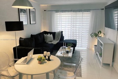 Condominio en venta en Miami, Florida, 1 dormitorio, 55.37 m2 № 1779178 - foto 3