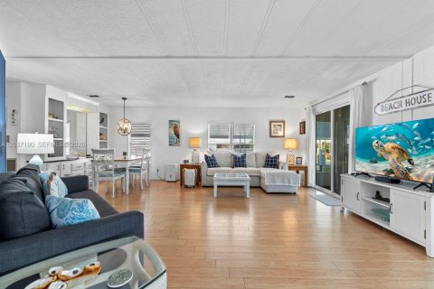 Снять в аренду квартиру в Ки-Ларго, Флорида 2 спальни, 115.94м2, № 2154077 - фото 3