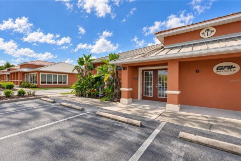 Immobilier commercial à vendre à Land O' Lakes, Floride: 134.71 m2 № 2367457 - photo 4