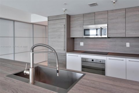 Copropriété à louer à Sunny Isles Beach, Floride: 2 chambres, 160.91 m2 № 2407914 - photo 19