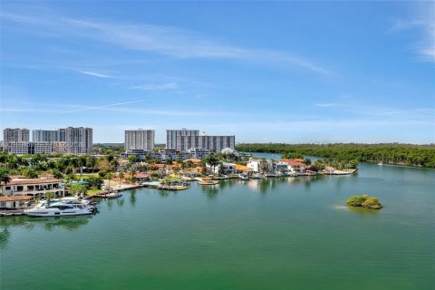 Condo à Sunny Isles Beach, Floride, 2 chambres  № 2407914