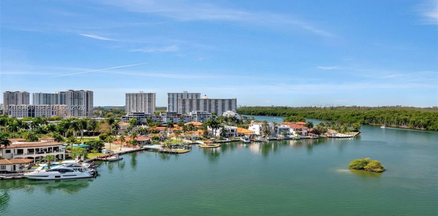 Condo à Sunny Isles Beach, Floride, 2 chambres  № 2407914