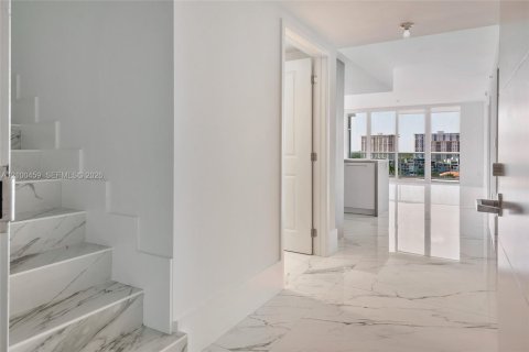 Copropriété à louer à Sunny Isles Beach, Floride: 2 chambres, 160.91 m2 № 2407914 - photo 3