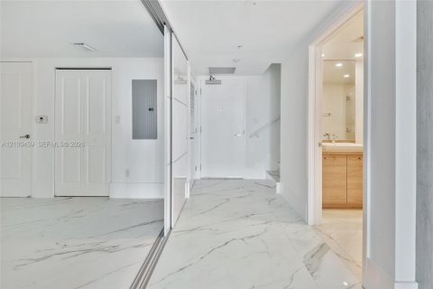 Copropriété à louer à Sunny Isles Beach, Floride: 2 chambres, 160.91 m2 № 2407914 - photo 14