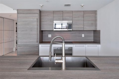 Copropriété à louer à Sunny Isles Beach, Floride: 2 chambres, 160.91 m2 № 2407914 - photo 17