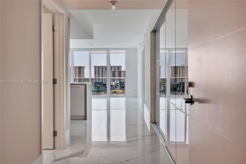 Copropriété à louer à Sunny Isles Beach, Floride: 2 chambres, 160.91 m2 № 2407914 - photo 2