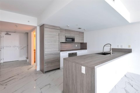 Copropriété à louer à Sunny Isles Beach, Floride: 2 chambres, 160.91 m2 № 2407914 - photo 12