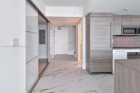 Copropriété à louer à Sunny Isles Beach, Floride: 2 chambres, 160.91 m2 № 2407914 - photo 13
