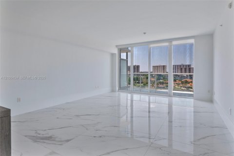 Copropriété à louer à Sunny Isles Beach, Floride: 2 chambres, 160.91 m2 № 2407914 - photo 24
