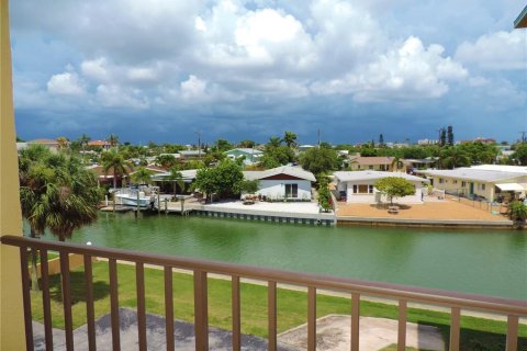 Apartment in Treasure Island, Florida 1 bedroom, 74.32 sq.m. № 2231356 - photo 17