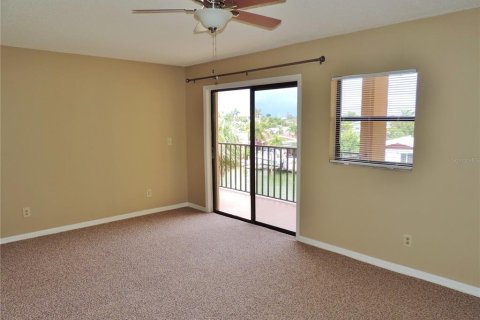 Apartment in Treasure Island, Florida 1 bedroom, 74.32 sq.m. № 2231356 - photo 3