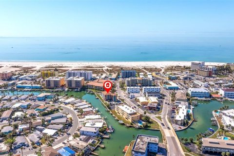 Apartment in Treasure Island, Florida 1 bedroom, 74.32 sq.m. № 2231356 - photo 26
