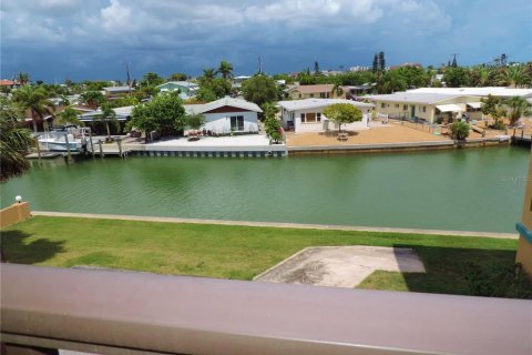 Apartment in Treasure Island, Florida 1 bedroom, 74.32 sq.m. № 2231356 - photo 18