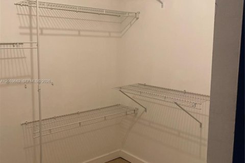 Снять в аренду кондоминиум в Майами, Флорида 1 спальня, 72м2, № 2069267 - фото 20
