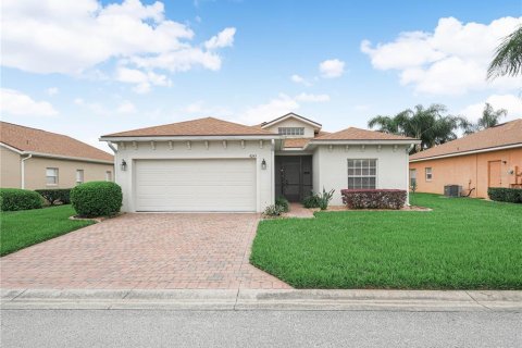 House in Lake Wales, Florida 3 bedrooms, 139.63 sq.m. № 2105917