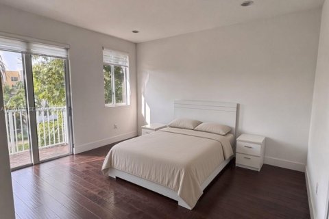 Touwnhouse à louer à Miami, Floride: 3 chambres, 139.35 m2 № 2407840 - photo 15