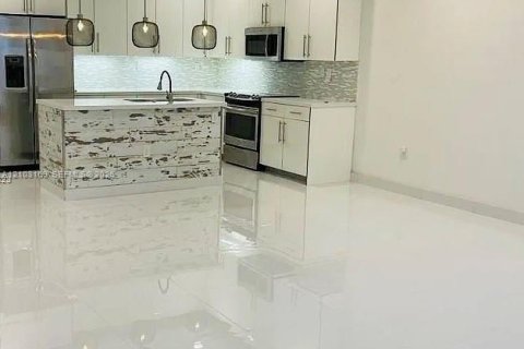 Touwnhouse à louer à Miami, Floride: 3 chambres, 139.35 m2 № 2407840 - photo 7