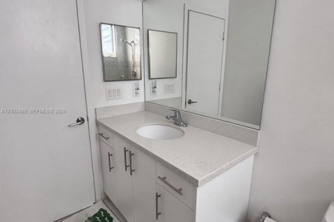 Touwnhouse à louer à Miami, Floride: 3 chambres, 139.35 m2 № 2407840 - photo 16