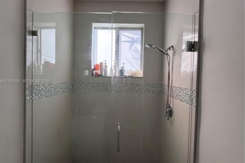 Touwnhouse à louer à Miami, Floride: 3 chambres, 139.35 m2 № 2407840 - photo 17
