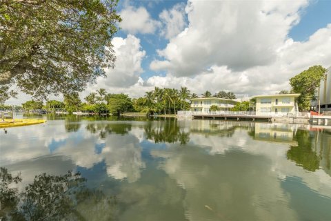 Condominio en venta en Miami Beach, Florida, 3 dormitorios, 91.97 m2 № 1980596 - foto 19