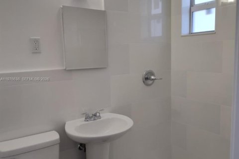 Apartment in Miami Springs, Florida 1 bedroom, 55.74 sq.m. № 2040538 - photo 15