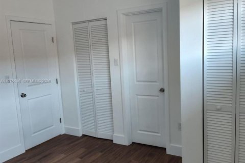 Apartment in Miami Springs, Florida 1 bedroom, 55.74 sq.m. № 2040538 - photo 12