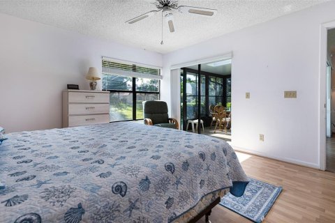 Condo in Punta Gorda, Florida, 2 bedrooms № 2098516 - photo 12