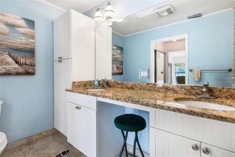 Condo in Punta Gorda, Florida, 2 bedrooms № 2098516 - photo 17