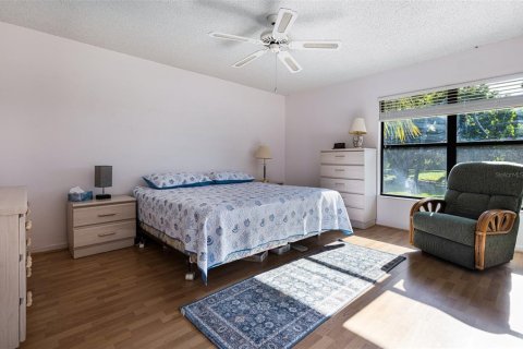 Condo in Punta Gorda, Florida, 2 bedrooms № 2098516 - photo 11