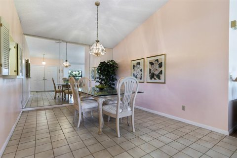 Condo in Punta Gorda, Florida, 2 bedrooms № 2098516 - photo 9