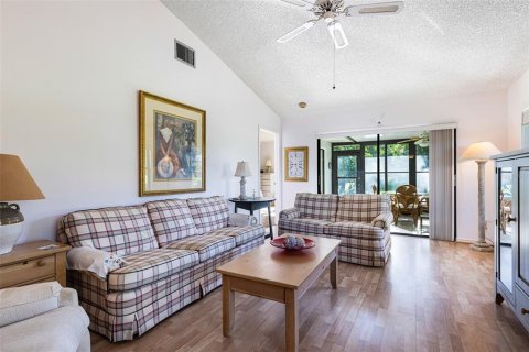 Condo in Punta Gorda, Florida, 2 bedrooms № 2098516 - photo 6