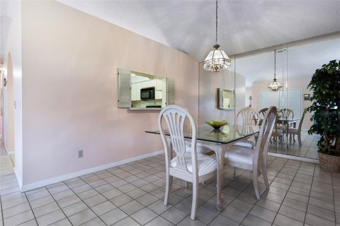 Condo in Punta Gorda, Florida, 2 bedrooms № 2098516 - photo 8