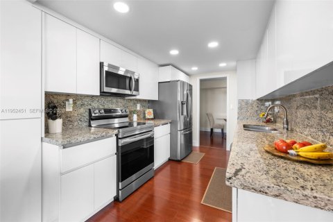 Condominio en venta en Miami, Florida, 2 dormitorios, 135.27 m2 № 2006696 - foto 10