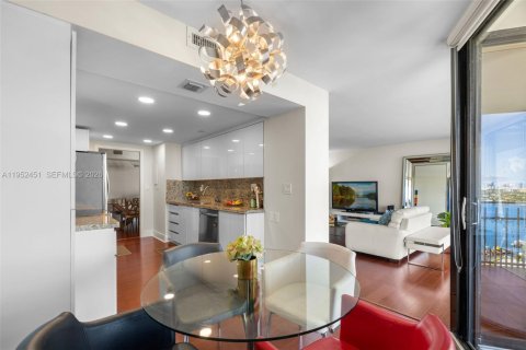 Condominio en venta en Miami, Florida, 2 dormitorios, 135.27 m2 № 2006696 - foto 12