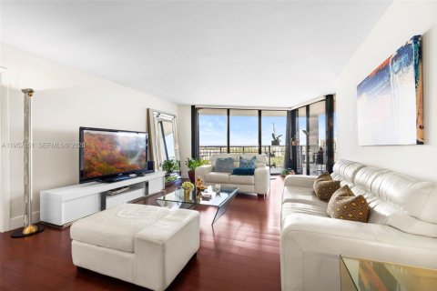 Condominio en venta en Miami, Florida, 2 dormitorios, 135.27 m2 № 2006696 - foto 7