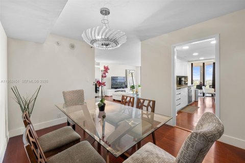 Condominio en venta en Miami, Florida, 2 dormitorios, 135.27 m2 № 2006696 - foto 8