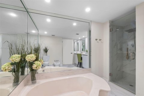 Condominio en venta en Miami, Florida, 2 dormitorios, 135.27 m2 № 2006696 - foto 17