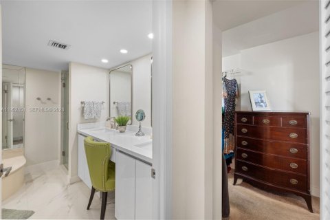 Condominio en venta en Miami, Florida, 2 dormitorios, 135.27 m2 № 2006696 - foto 18