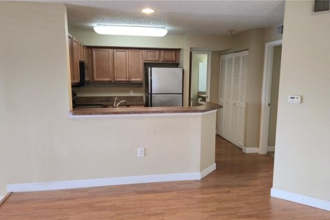 Copropriété à louer à Saint Petersburg, Floride: 2 chambres, 87.51 m2 № 2151635 - photo 9