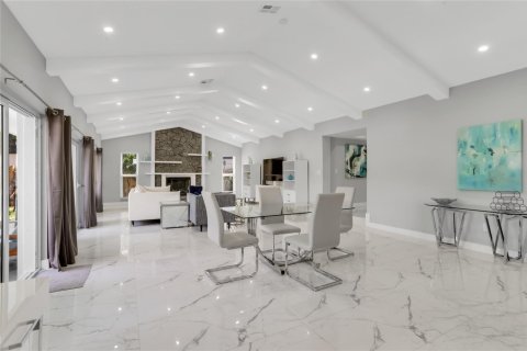 Casa en alquiler en Fort Lauderdale, Florida, 4 dormitorios № 844057 - foto 1