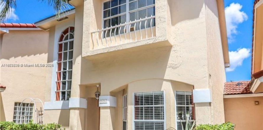 Таунхаус в Майами, Флорида 3 спальни, 123.56м2 № 1897814